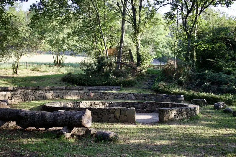 Cercle de pierre dans le parc